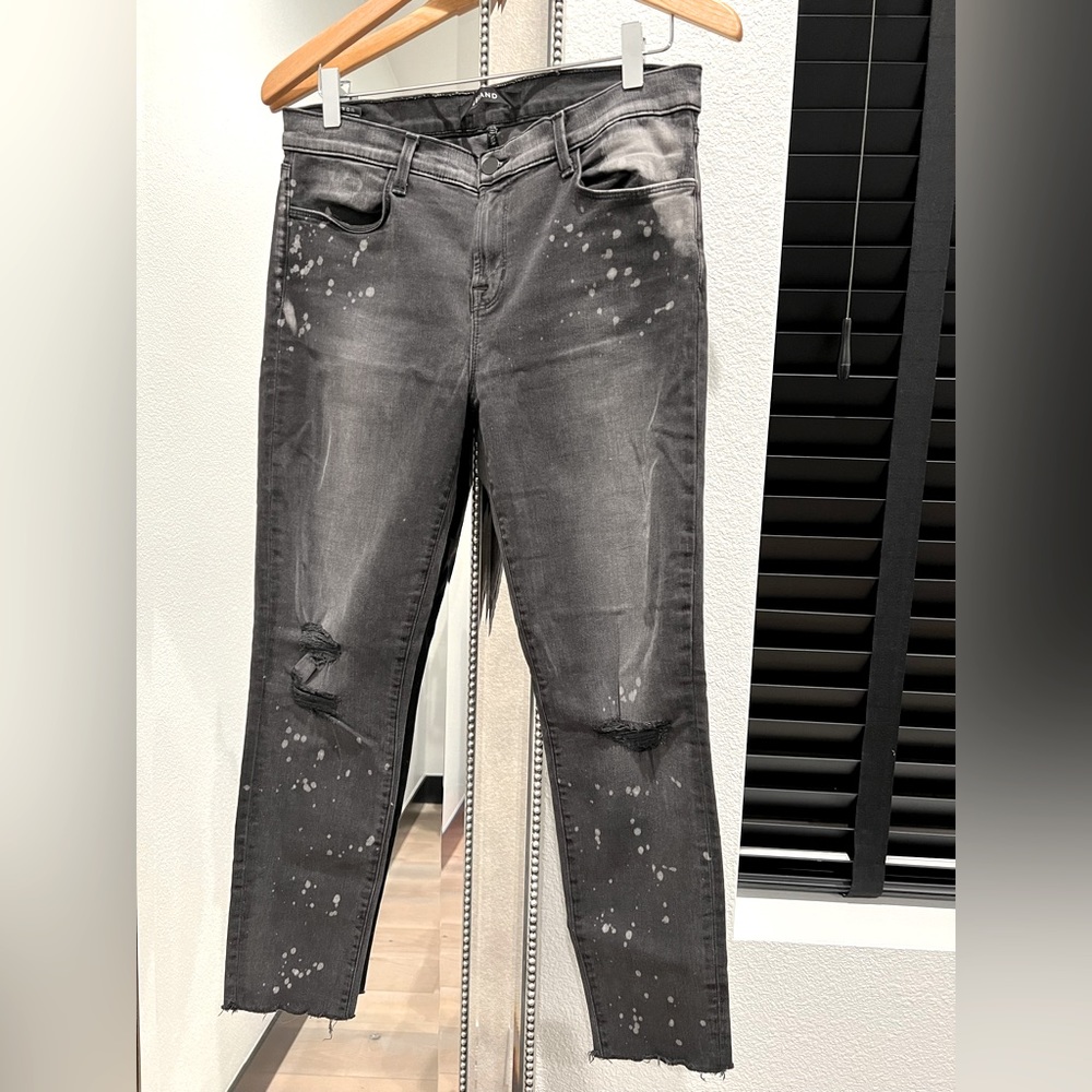 J BRAND CROPPED SKINNY COLOR: REMIX SIZE: 30